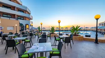 Radisson Blu St. Julian s Resort