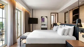 RADISSON COLLECTION HOTEL