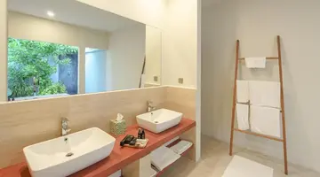 RAHAA RESORT