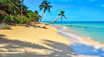 Rajskie plaże w cieniu wulkanów