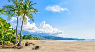Rajskie plaże w cieniu wulkanów