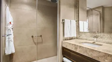 Ramada Hotel & Suites By Wyndam Kusadasi