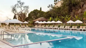 Ramada Hotel & Suites By Wyndam Kusadasi