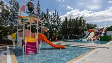 Ramada Hotel & Suites by Wyndham Kusadas