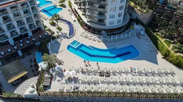 Ramada Hotel & Suites by Wyndham Kusadas
