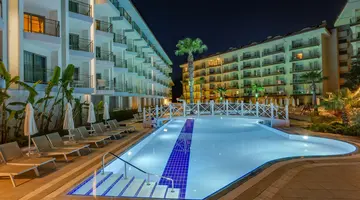 RAMADA HOTEL & SUITES BY WYNDHAM KUSADASI