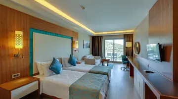 RAMADA HOTEL & SUITES BY WYNDHAM KUSADASI