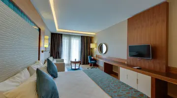 RAMADA HOTEL & SUITES BY WYNDHAM KUSADASI