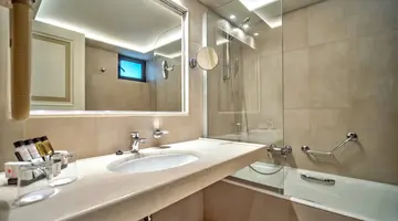 Ramada Loutraki Poseidon Resort