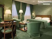 RAMADA NAPLES HOTEL
