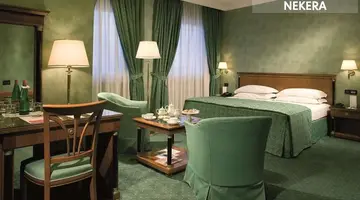 RAMADA NAPLES HOTEL