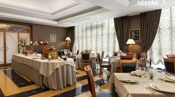 RAMADA NAPLES HOTEL