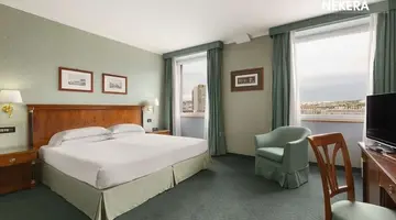 RAMADA NAPLES HOTEL
