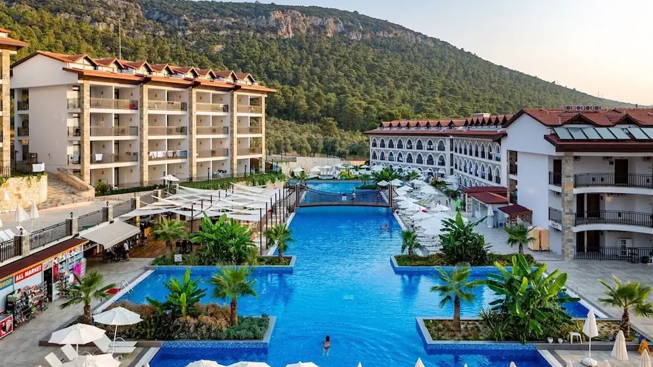 Ramada Resort by Wyndham Akbuk
