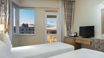 RAMADA RESORT LARA