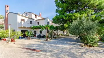 RATKO APARTMENTS