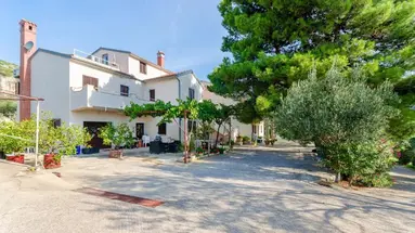 RATKO APARTMENTS