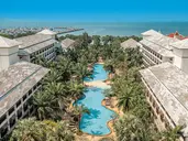 Ravindra Beach Resort & Spa 