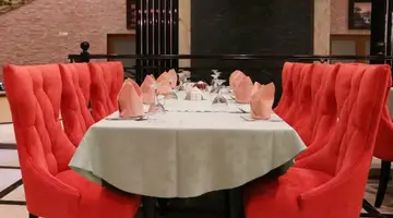 RED CASTLE HOTEL