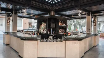 REEF OASIS BEACH RESORT