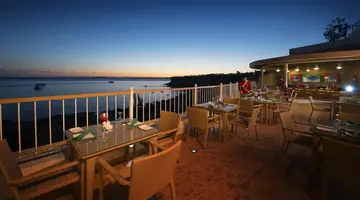 Reef Oasis Beach Resort