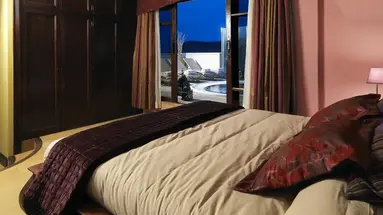 Regency Country Club Apartments & Suites