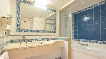 Regency Hotel & Spa