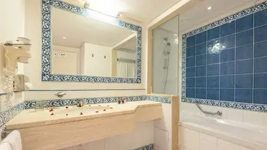 Regency Hotel & Spa