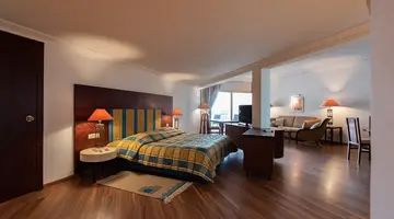 Regency Hotel & Spa