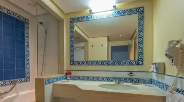 REGENCY HOTEL & SPA