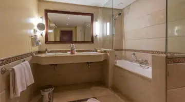 Regency Hotel & Spa