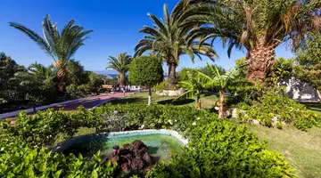 REGENCY TORVISCAS APARTMENTS AND SUITES