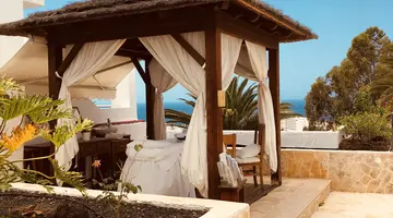 REGENCY TORVISCAS APARTMENTS AND SUITES