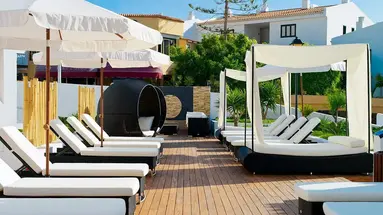 Regency Torviscas Apartments & Suites