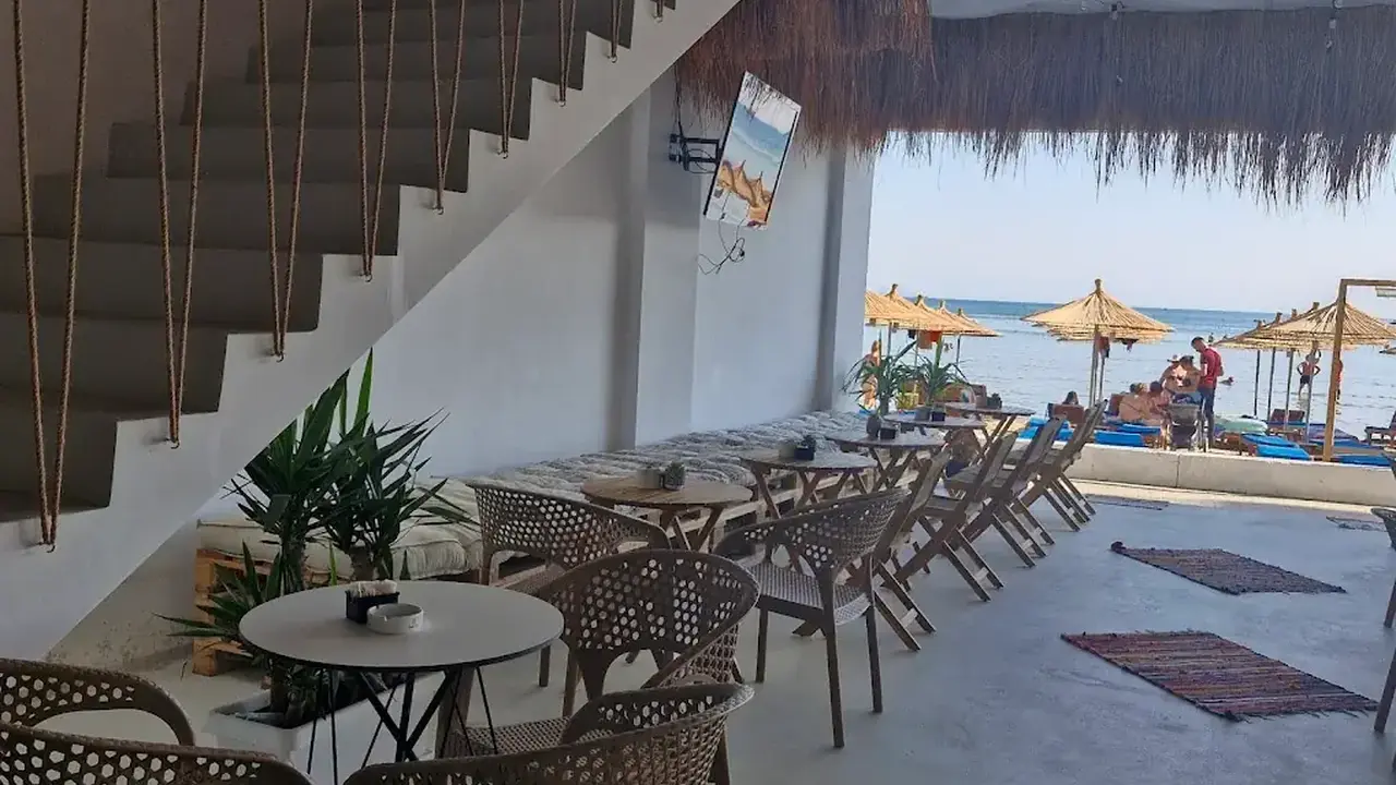 RELAX INN HOTEL