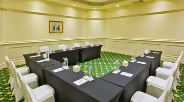 Renaissance By Marriott Golden View Beac