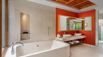 RENAISSANCE PHUKET RESORT & SPA