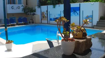 Renia Studios
