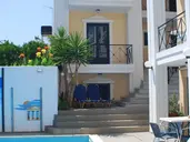 Renia Studios