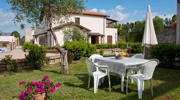Residence Borgo Valmarina