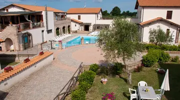 Residence Borgo Valmarina