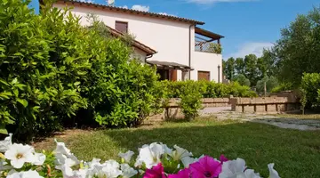 Residence Borgo Valmarina