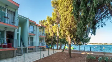RESORT CENTINERA***