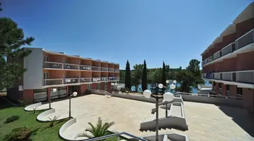 RESORT CENTINERA***