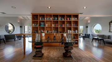 Restia Suites