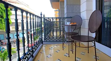 Reveron Plaza