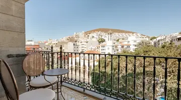 REVERON PLAZA