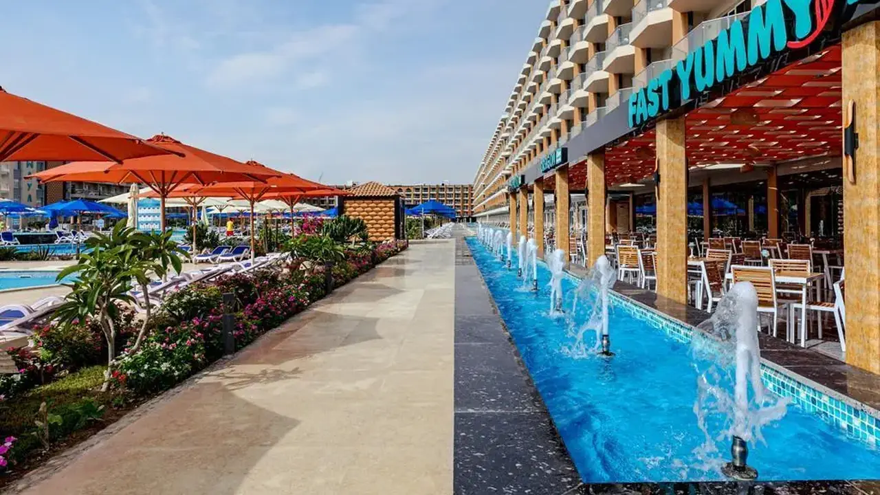 REWAYA LUXURY RESORT