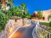 RG Village Crete