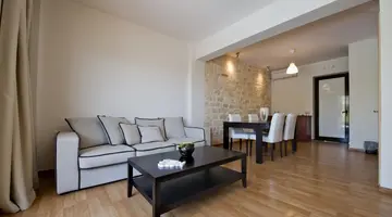 RG Village Crete